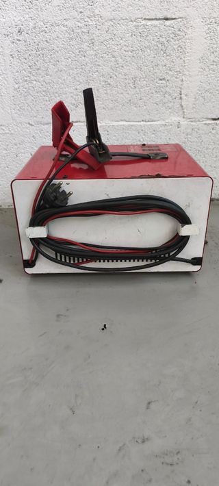 Cargador Batería Ferve F-918