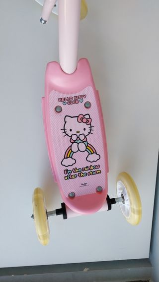 Patinete 3 ruedas led Hello Kitty rosa
