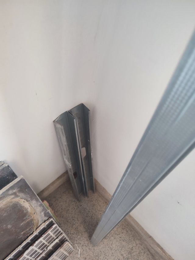 2 perfiles metálicos 2.45 metros