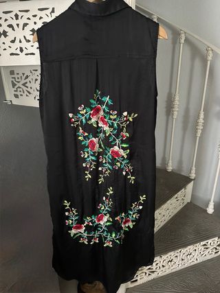 Blusa Zara bordada Talla S