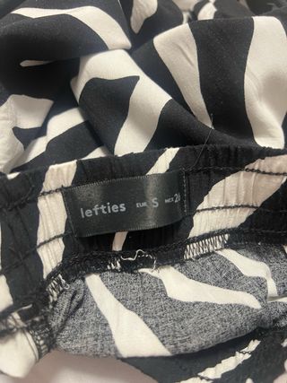 Pantalón fino estampado cebra