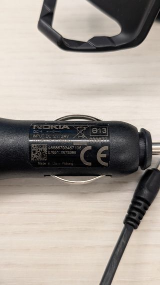 Supporto auto Nokia CR-119 + Caricabatterie DC-4