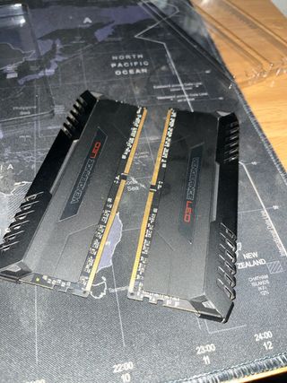 2x8GB Corsair Vengeance LED RAM