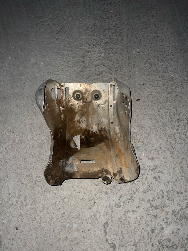 Cubrecarter Honda Africa Twin XRV 750 RD04