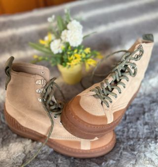 Botín beige de ante