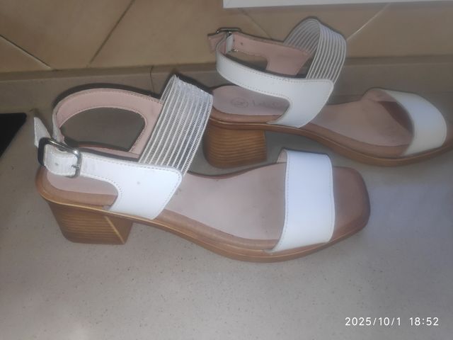 Sandalias de mujer  blancas