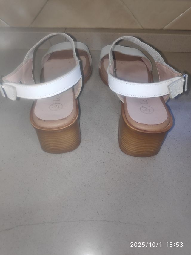 Sandalias de mujer  blancas