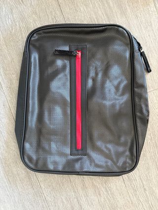 Mochila Giorgio Armani Negra con detalles rojos