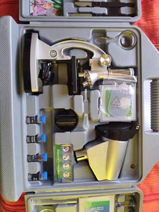 Microscopio TELMU 300X-1200X + 70 Accesorios