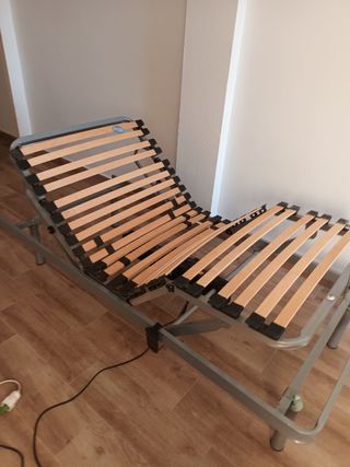 Cama articulada poco uso