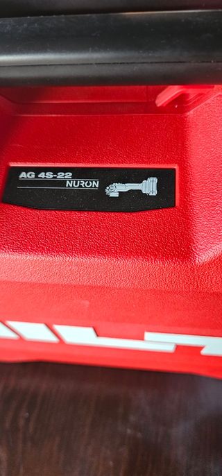 Caja Hilti Roja AG 4S 22