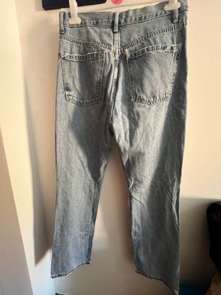 Pantalón vaquero ZARA desgastado azul
