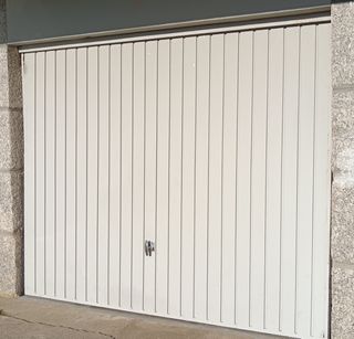 Puerta de garaje seccional