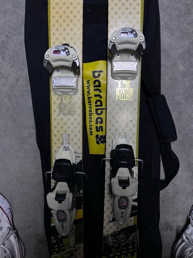 Esquís de hombre con fijaciones 184cm