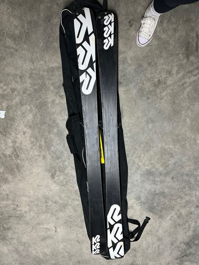 Esquís de hombre con fijaciones 184cm