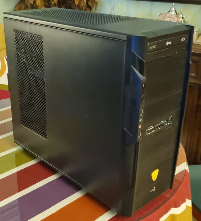 Torre PC Aerocool Windows 11