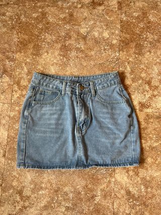 Falda vaquera corta