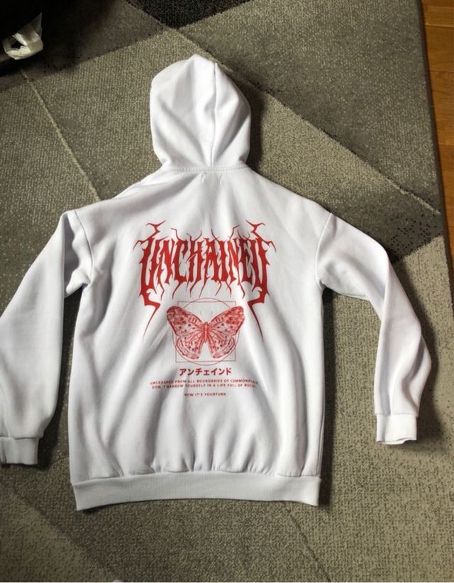 Sudadera con estampado UNCHAINED