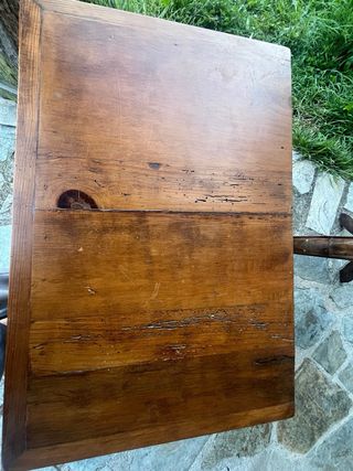 Mesita de noche de madera