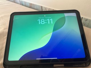 iPad 10ª Gen + Funda Incluida