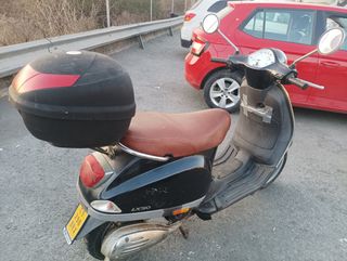 Piaggio Vespa LX 50. 2 tiempos 16000km
