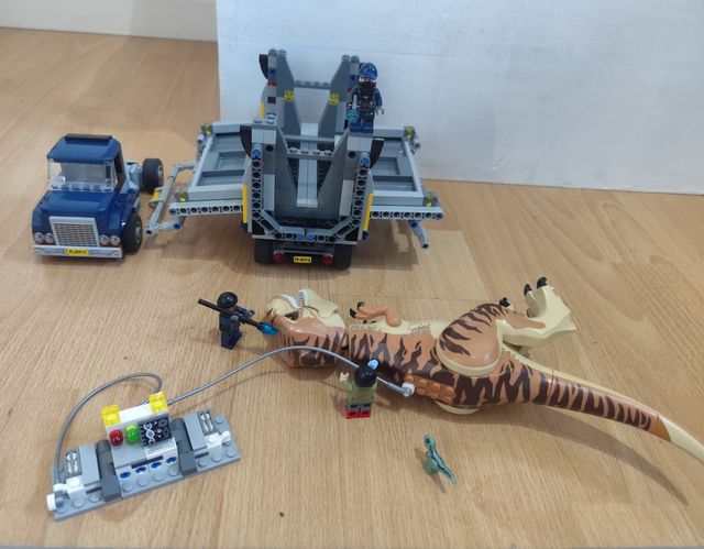 Lego Jurassic World 75933 Camión Dinosaurio
