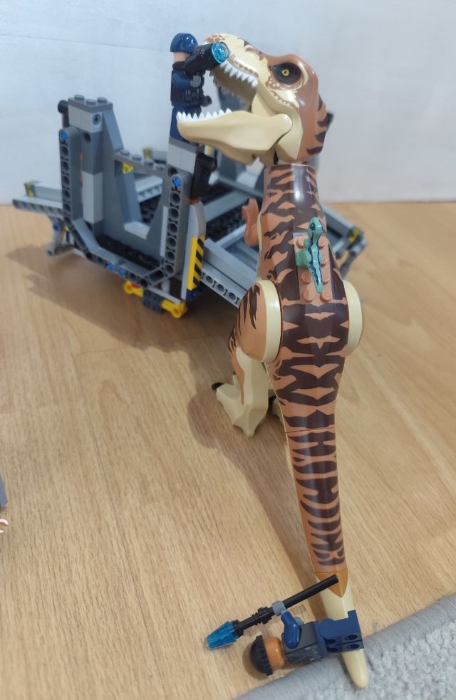 Lego Jurassic World 75933 Camión Dinosaurio