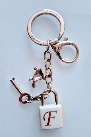 Carpisa Llavero Letra F con Candado y Llave