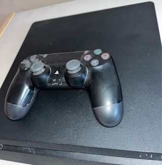PS4 (Playstation 4) + Mando + 4 Juegos