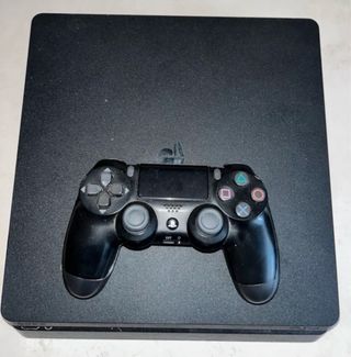 PS4 (Playstation 4) + Mando + 4 Juegos