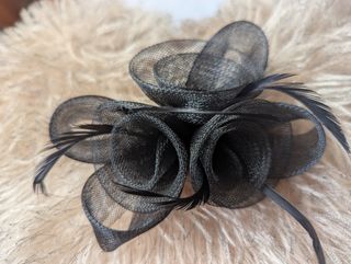 Tocado de fiesta negro para pelo o vestido