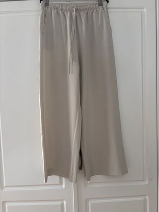Pantalón fluido beige