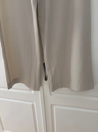 Pantalón fluido beige