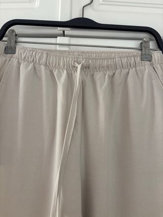 Pantalón fluido beige