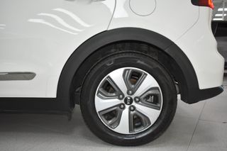 Kia Niro 1.6 GDi PHEV 104kW (141CV) Concept