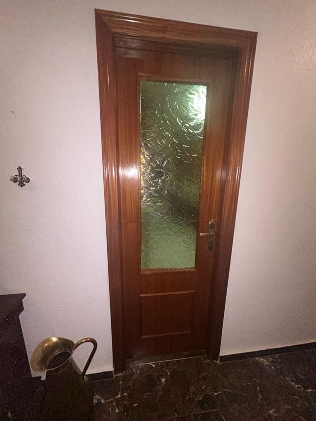 Puerta de color sapelly