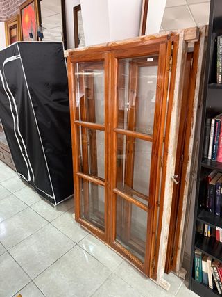 Ventanales de madera con cristales