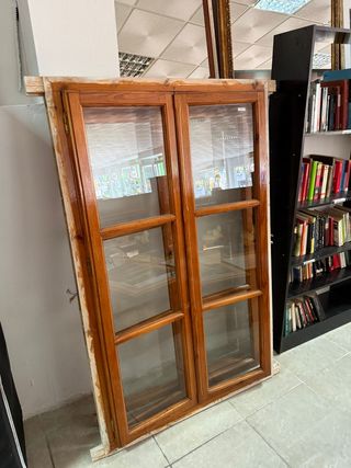 Ventanales de madera con cristales