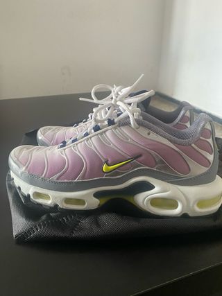 Tenis Nike TN AIR Gris y Rosa