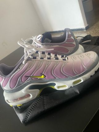 Tenis Nike TN AIR Gris y Rosa