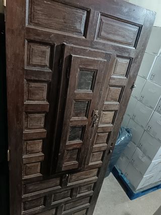 Puerta de madera antigua