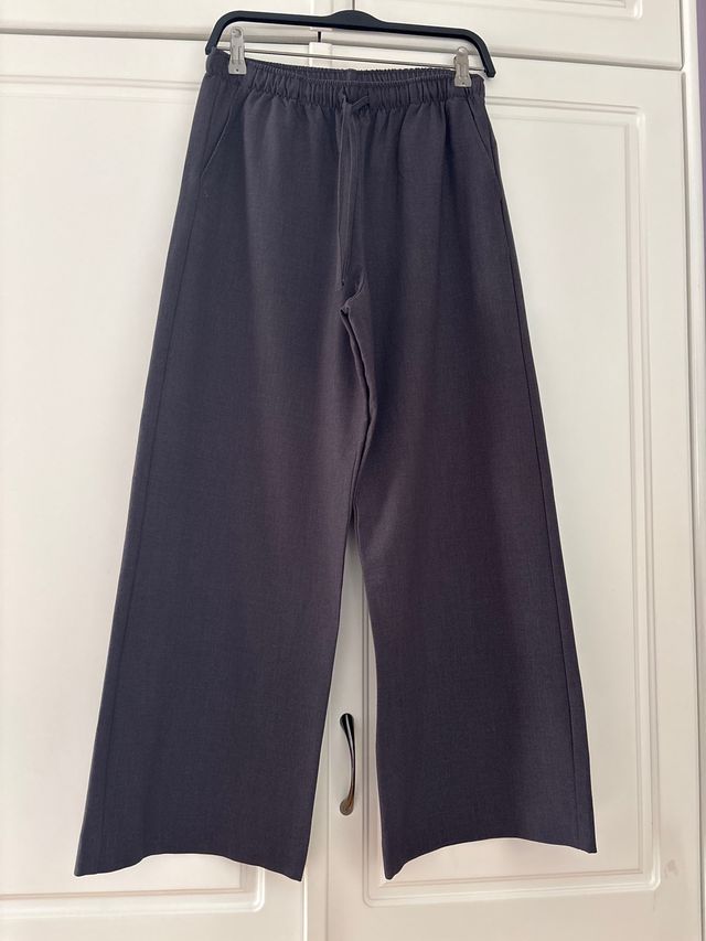 Pantalón fluido gris