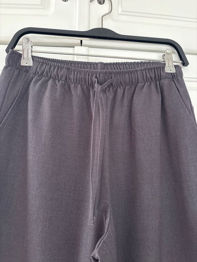 Pantalón fluido gris