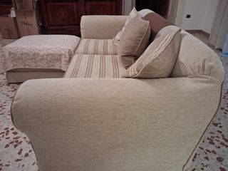 Divano beige tessuto