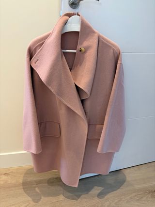 Chaquetón Bimba y Lola Rosa.
