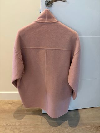 Chaquetón Bimba y Lola Rosa.
