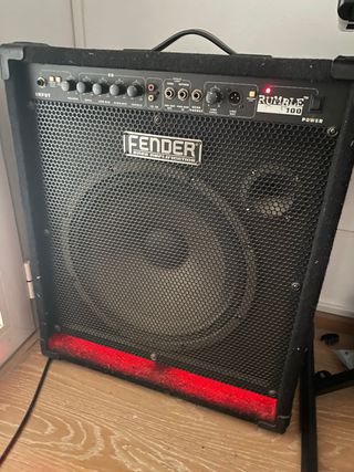 Fender Rumble 100 Amplificador Bajo