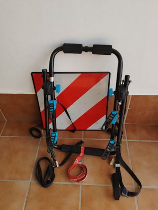 Portabicicletas portón Decathlon con señal V20