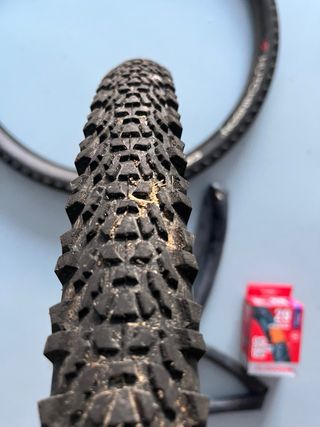 Cubiertas Hutchinson Cobra 29x2.10 y camaras
