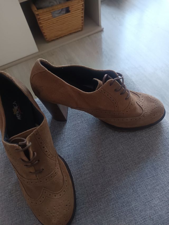 Zapatos de piel/ante tacón T40